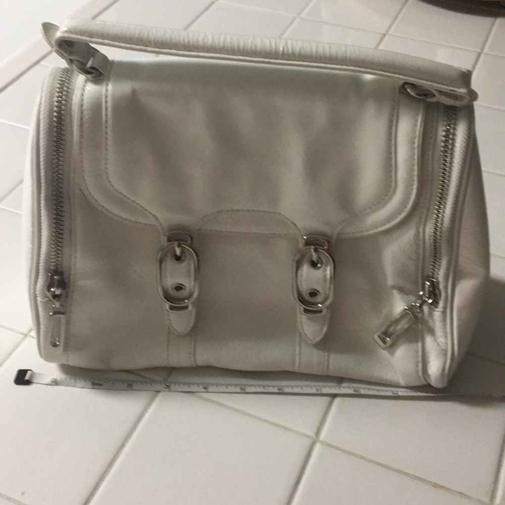 Cole Haan white patent GEGUINE leather beauty